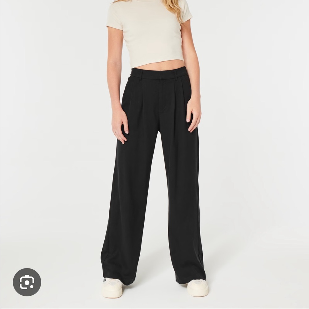 Hollister Livvy Ultra High-Rise Wide Leg Pants